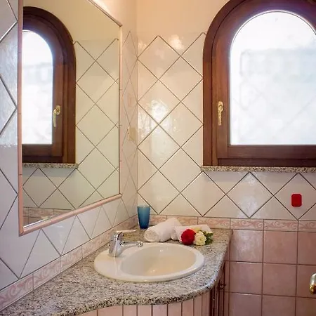 L'uddastru Apartment *